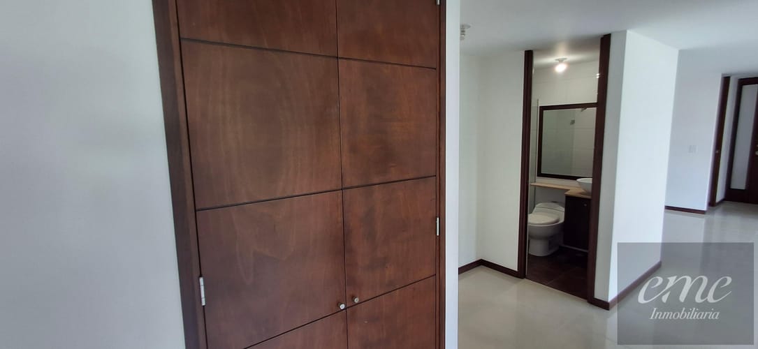 Apartamento de 4 alcobas en venta en Los Balsos, Medellín, 116 m² · foto 11 de 24
