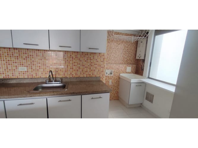 Apartamento de 3 alcobas en venta en Colina Campestre, Bogotá, 98 m² · foto 7 de 24