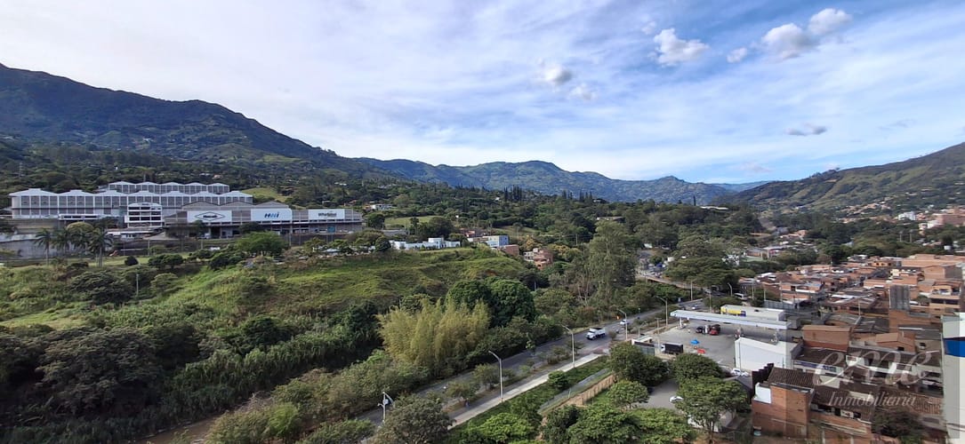 Apartamento de 2 alcobas en venta en Simon Bolivar Sb (Centro), Copacabana, 65 m² · foto 13 de 23