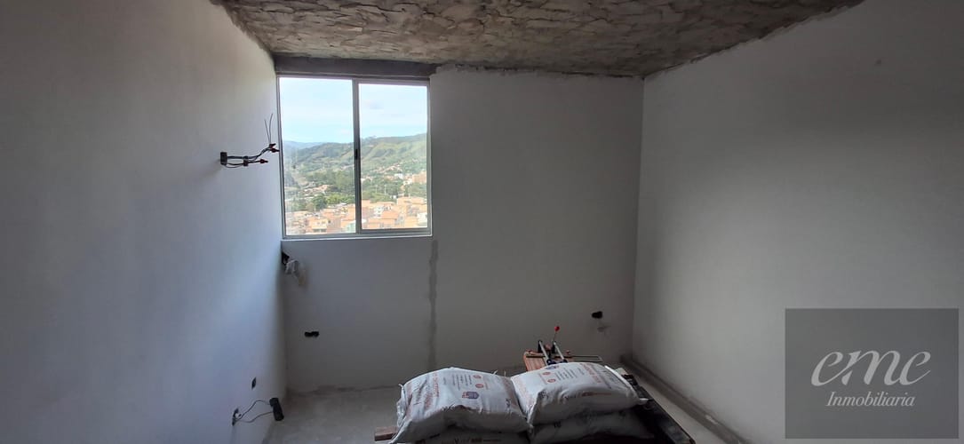 Apartamento de 2 alcobas en venta en Simon Bolivar Sb (Centro), Copacabana, 50 m² · foto 4 de 12