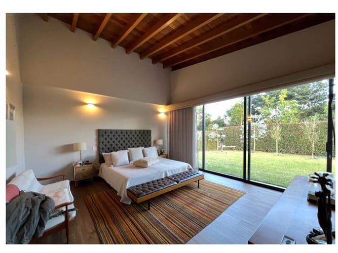 Casa de 3 alcobas en venta en Llano Grande, Rionegro, 385 m² · foto 8 de 10