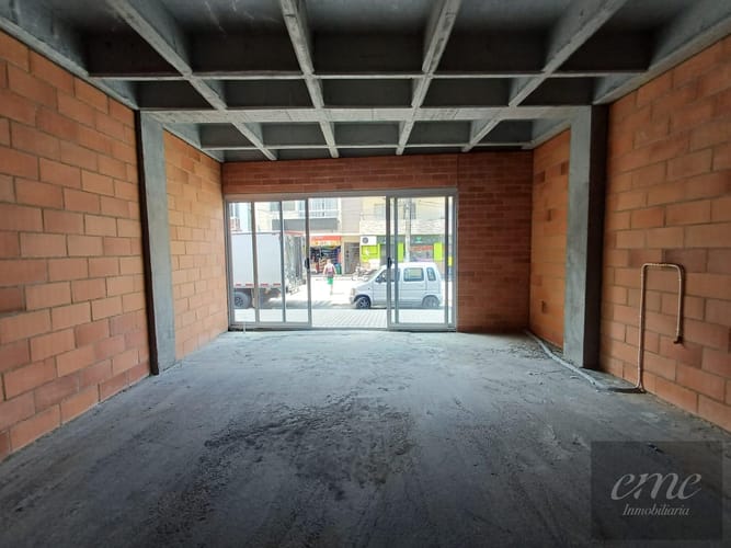 Local en venta en Simon Bolivar Sb (Centro), Copacabana, 68 m² · foto 2 de 5