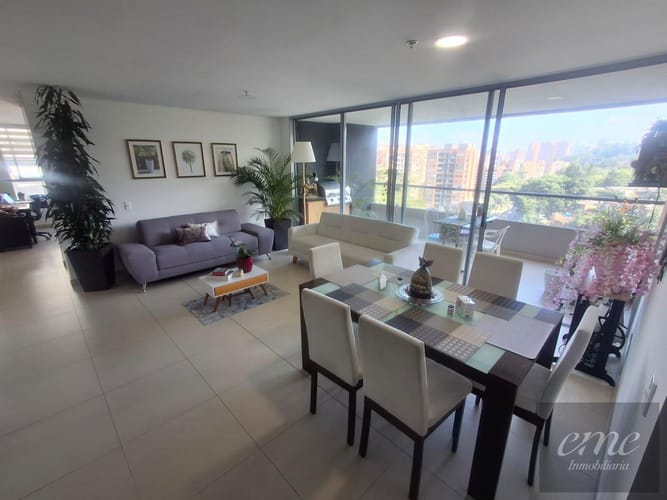 Apartamento de 4 alcobas en venta en Loma Del Esmeraldal, Envigado, 156 m² · foto 2 de 18