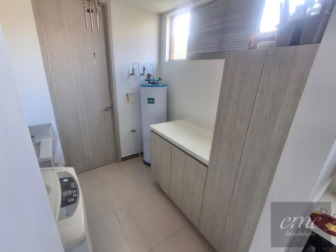 Apartamento de 4 alcobas en venta en Loma Del Esmeraldal, Envigado, 156 m² · foto 9 de 18