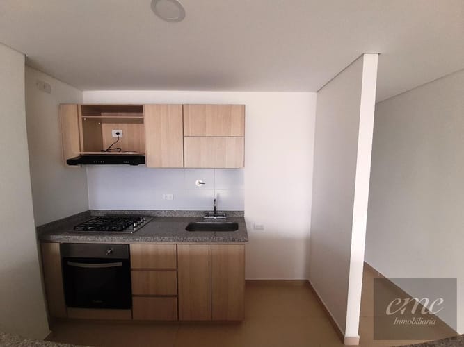 Apartamento de 3 alcobas en venta en Centro, Bello, 78 m² · foto 2 de 16