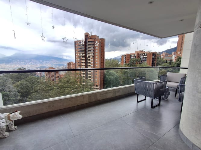 Apartamento de 2 alcobas en venta en Transversal Superior, Medellín, 154 m² · foto 8 de 24