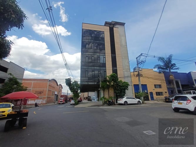 Bodega en arriendo en El Carmelo, Itagüí, 300 m² · foto 4 de 22