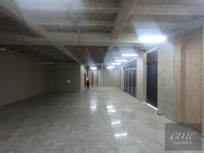 Bodega en arriendo en El Carmelo, Itagüí, 300 m² · foto 5 de 22