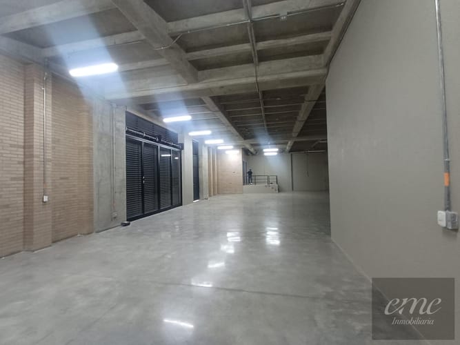 Bodega en arriendo en El Carmelo, Itagüí, 300 m² · foto 11 de 22