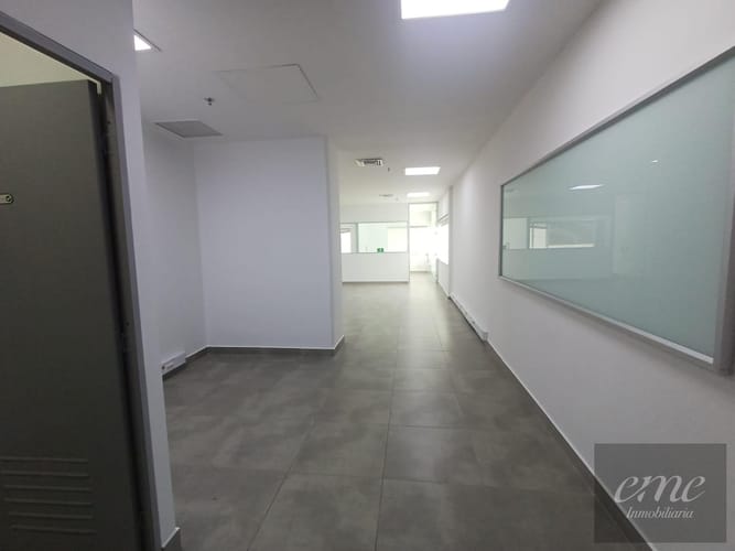 Oficina en arriendo en Urbanizacion El Pinar Alto, Medellín, 93 m² · foto 5 de 17