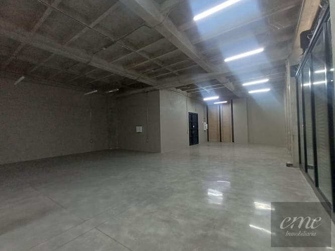 Bodega en arriendo en El Carmelo, Itagüí, 300 m² · foto 19 de 22