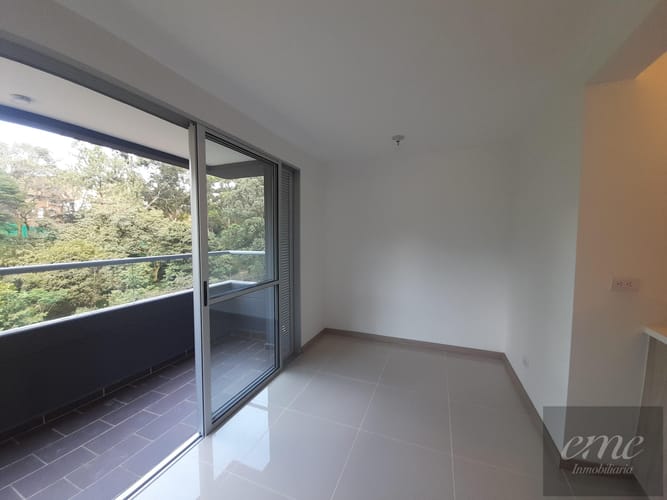 Apartamento de 2 alcobas en venta en Rodeo Alto, Medellín, 50 m² · foto 2 de 10