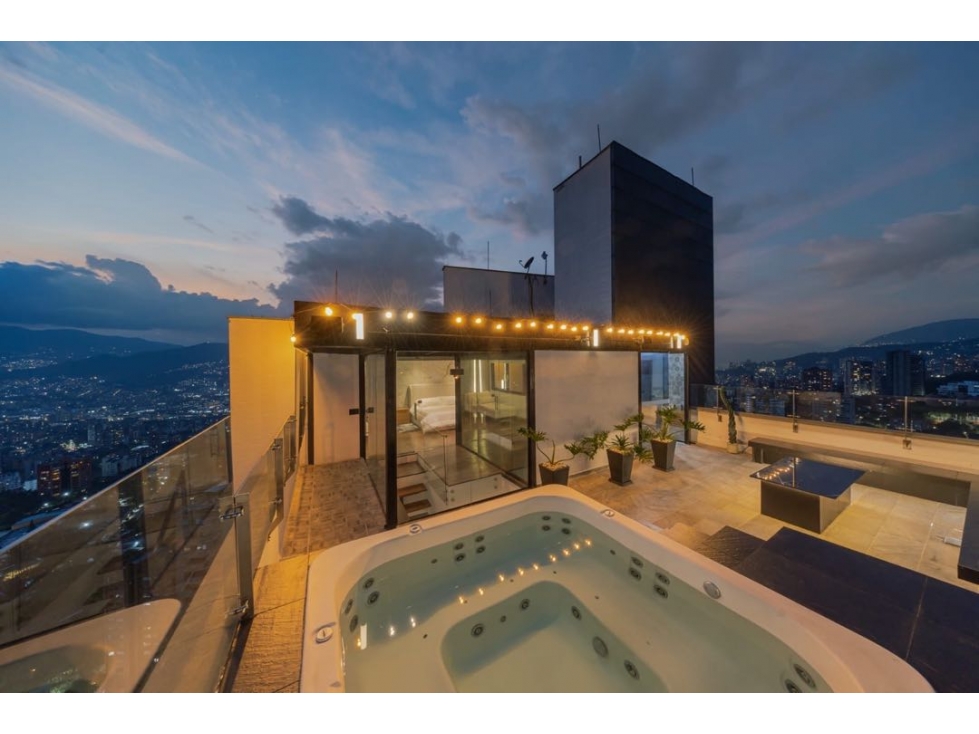 Apartamento en venta en El Poblado, Medellín · foto 3 de 11