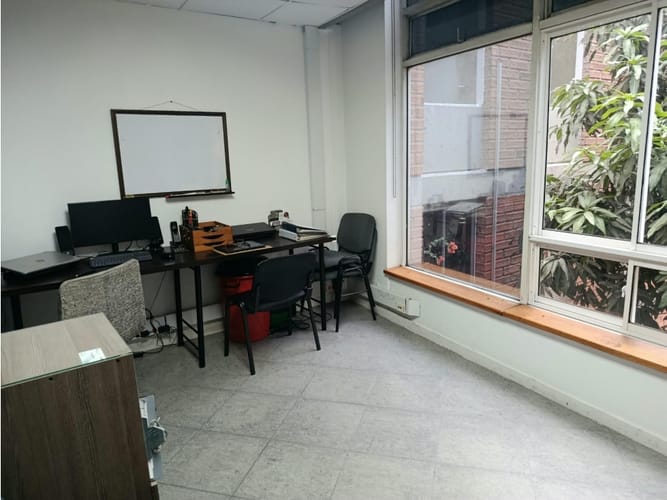Oficina en arriendo en Nueva Villa De Aburrá, Medellín, 35 m² · foto 2 de 6