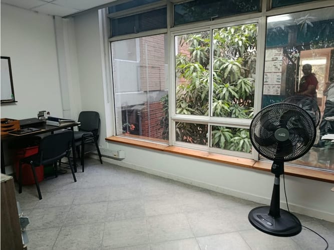 Oficina en arriendo en Nueva Villa De Aburrá, Medellín, 35 m² · foto 3 de 6