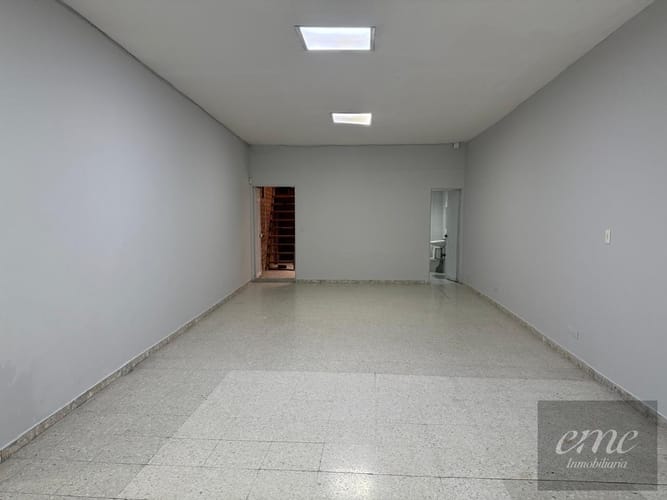 Local en arriendo en Laureles, Medellín, 230 m² · foto 2 de 3
