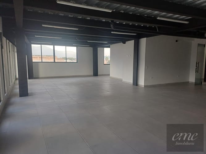 Bodega en arriendo en Belén, Medellín, 205 m² · foto 6 de 9