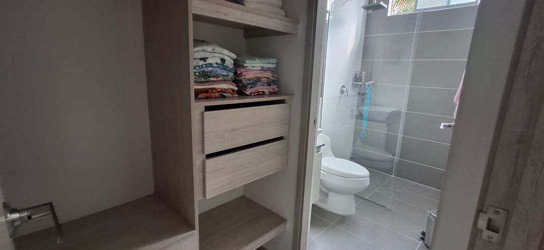 Apartamento de 3 alcobas en venta en Escobero, Envigado, 199 m² · foto 11 de 24