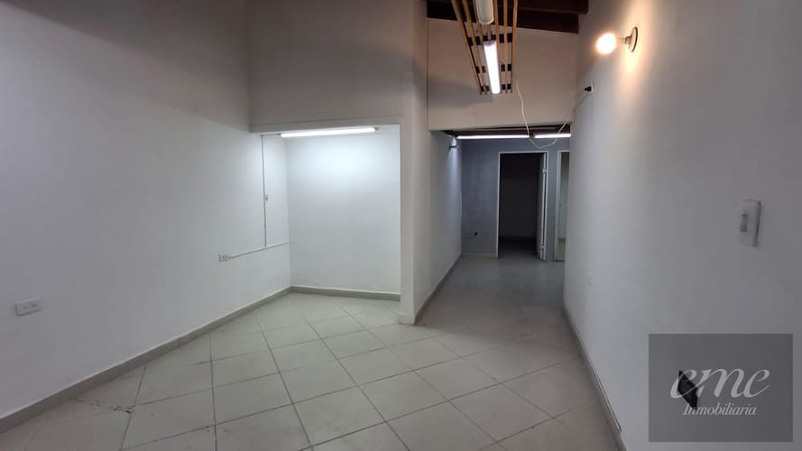 Local en arriendo en Conquistadores, Medellín, 81 m² · foto 2 de 12