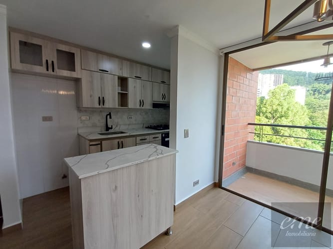 Apartamento de 3 alcobas en venta en Asomadera No.2, Medellín, 65 m² · foto 4 de 21