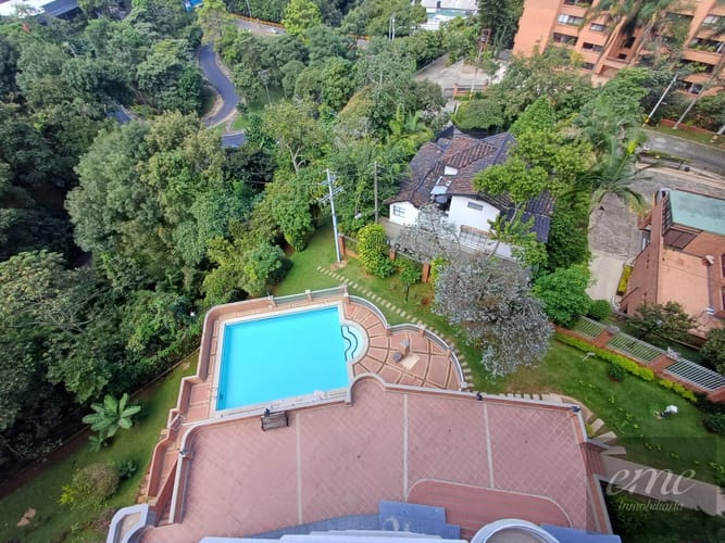 Apartamento de 4 alcobas en arriendo en Vizcaya, Medellín, 260 m² · foto 4 de 24