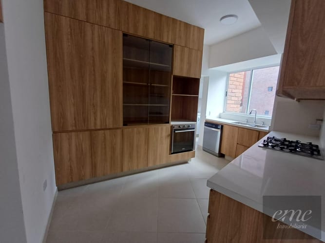 Apartamento de 4 alcobas en arriendo en Vizcaya, Medellín, 260 m² · foto 5 de 24