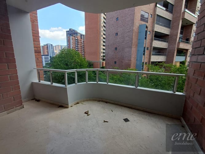 Apartamento de 4 alcobas en arriendo en Vizcaya, Medellín, 260 m² · foto 7 de 24