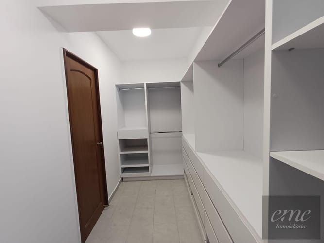 Apartamento de 4 alcobas en arriendo en Vizcaya, Medellín, 260 m² · foto 8 de 24