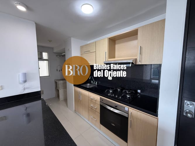 Apartamento de 3 alcobas en venta en Lagos I, Floridablanca, 95 m² · foto 6 de 15