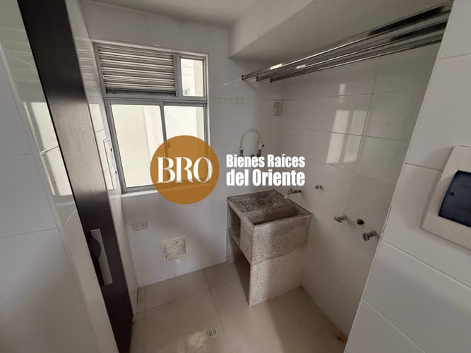 Apartamento de 3 alcobas en venta en Lagos I, Floridablanca, 95 m² · foto 7 de 15