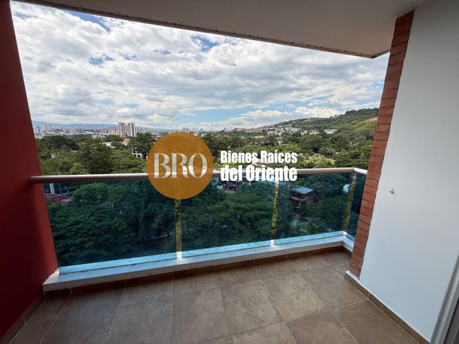 Apartamento de 3 alcobas en venta en Lagos I, Floridablanca, 95 m² · foto 2 de 15