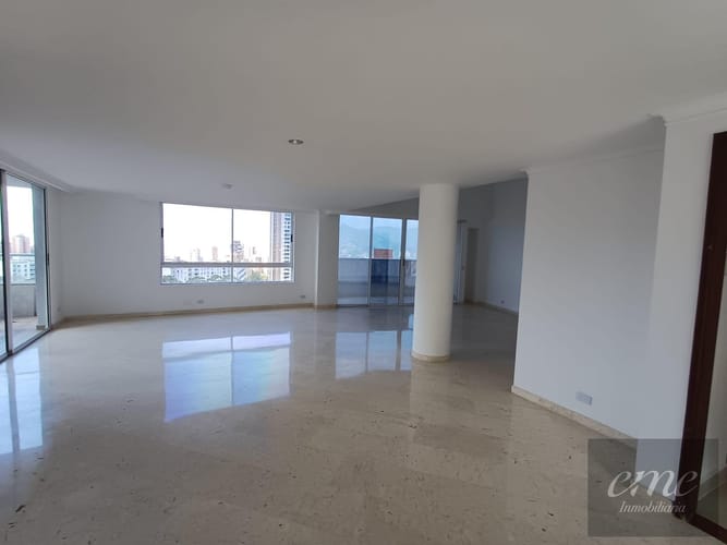 Apartamento de 4 alcobas en arriendo en Vizcaya, Medellín, 260 m² · foto 12 de 24