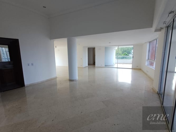 Apartamento de 4 alcobas en arriendo en Vizcaya, Medellín, 260 m² · foto 13 de 24