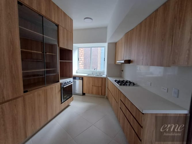 Apartamento de 4 alcobas en arriendo en Vizcaya, Medellín, 260 m² · foto 19 de 24