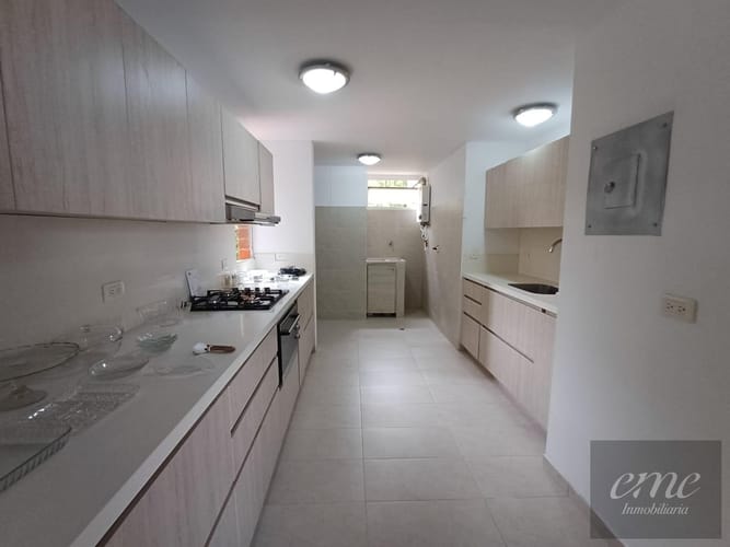 Apartamento de 3 alcobas en arriendo en Transversal Superior, Medellín, 110 m² · foto 8 de 24