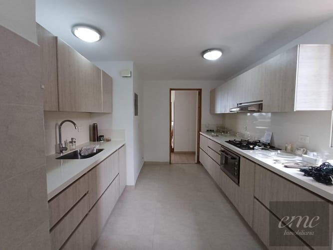 Apartamento de 3 alcobas en arriendo en Transversal Superior, Medellín, 110 m² · foto 9 de 24