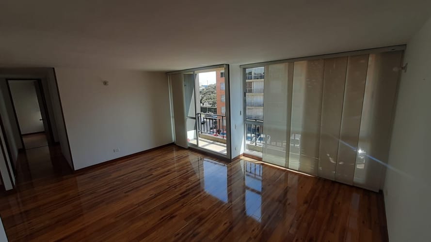 Apartamento de 3 alcobas en venta en Zona Centro, Madrid, 75 m² · foto 3 de 24