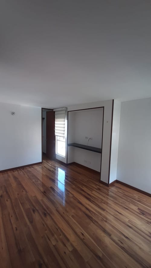 Apartamento de 3 alcobas en venta en Zona Centro, Madrid, 75 m² · foto 19 de 24