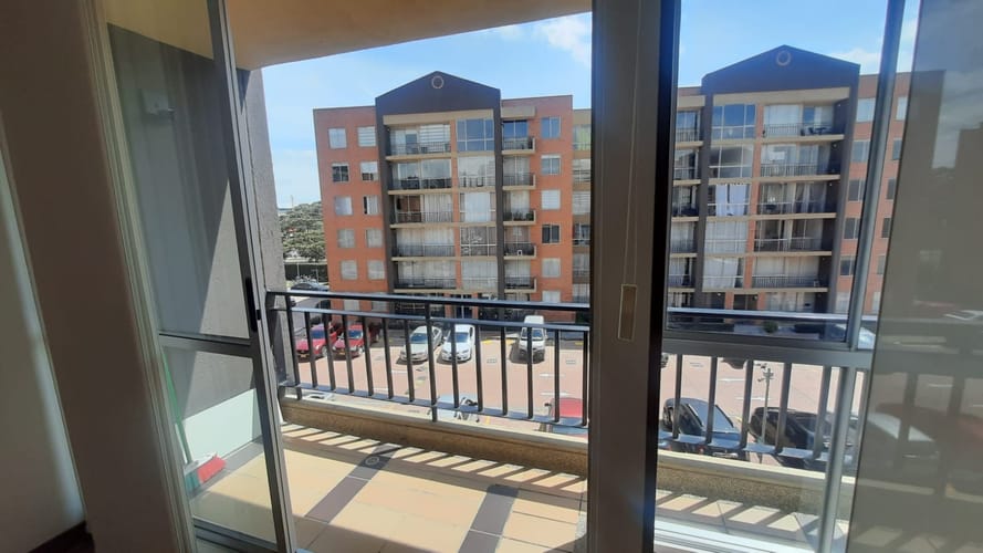 Apartamento de 3 alcobas en venta en Zona Centro, Madrid, 75 m² · foto 2 de 24