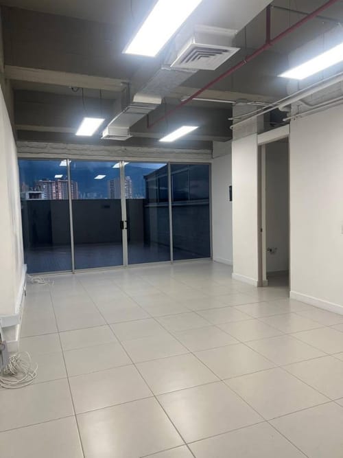 Oficina en arriendo en Mayorca, Sabaneta, 60 m² · foto 2 de 5