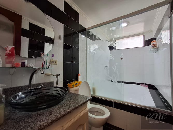 Apartamento de 5 alcobas en venta en Centro, Itagüí, 126 m² · foto 9 de 23