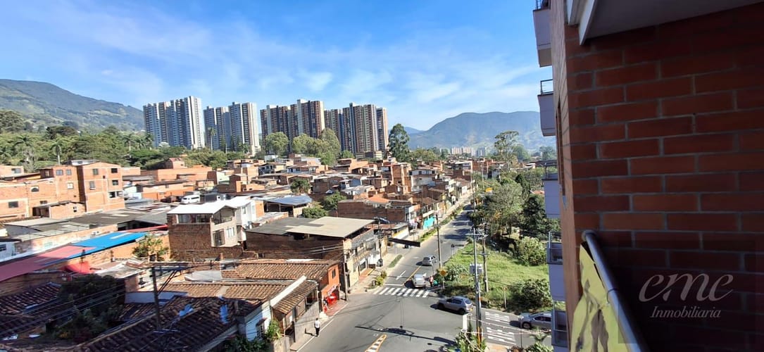 Apartamento de 3 alcobas en venta en La Ospina, La Estrella, 75 m² · foto 2 de 24