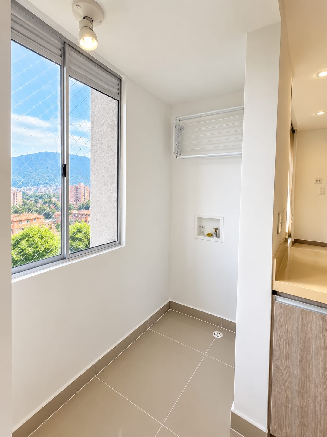Apartamento en venta en Las Brisas, La Estrella · foto 5 de 9