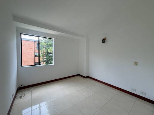 Apartamento de 3 alcobas en arriendo en Loma Del Escobero, Envigado, 130 m² · foto 6 de 21