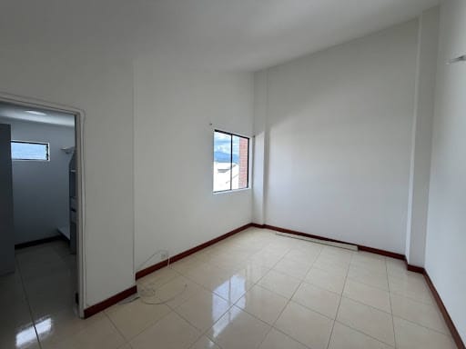 Apartamento de 3 alcobas en arriendo en Loma Del Escobero, Envigado, 130 m² · foto 8 de 21