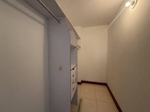 Apartamento de 3 alcobas en arriendo en Loma Del Escobero, Envigado, 130 m² · foto 9 de 21