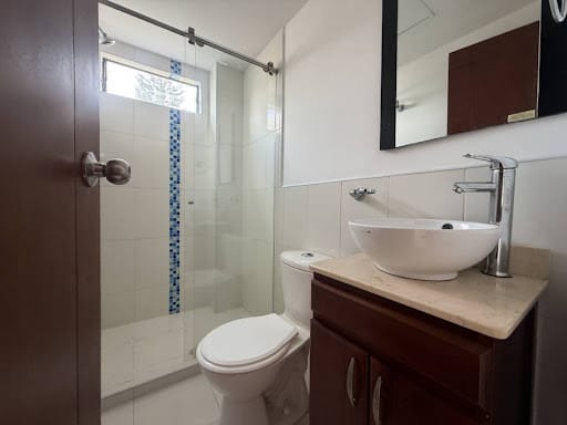 Apartamento de 3 alcobas en arriendo en Loma Del Escobero, Envigado, 130 m² · foto 17 de 21