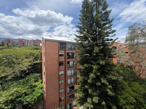 Apartamento de 3 alcobas en arriendo en Loma Del Escobero, Envigado, 130 m² · foto 21 de 21