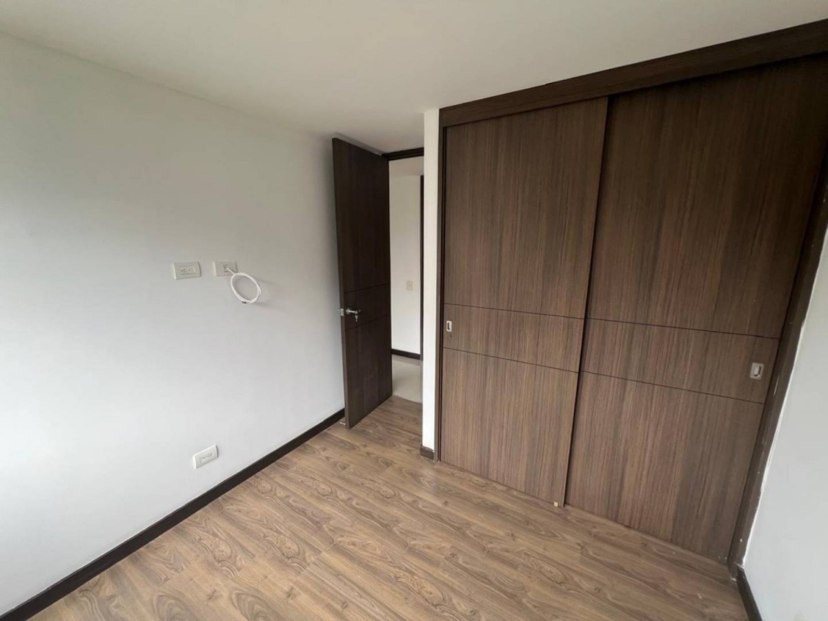 Apartamento en arriendo en Loma Del Esmeraldal, Envigado · foto 5 de 24
