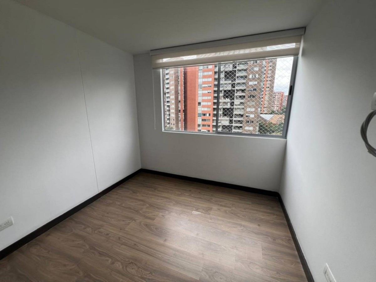 Apartamento en arriendo en Loma Del Esmeraldal, Envigado · foto 6 de 24